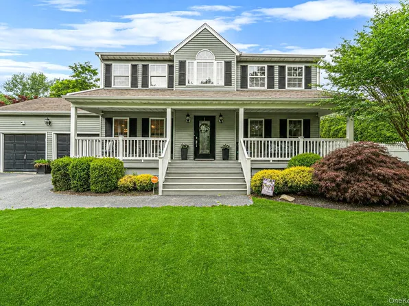 1 Settler Drive, Coram, NY 11727