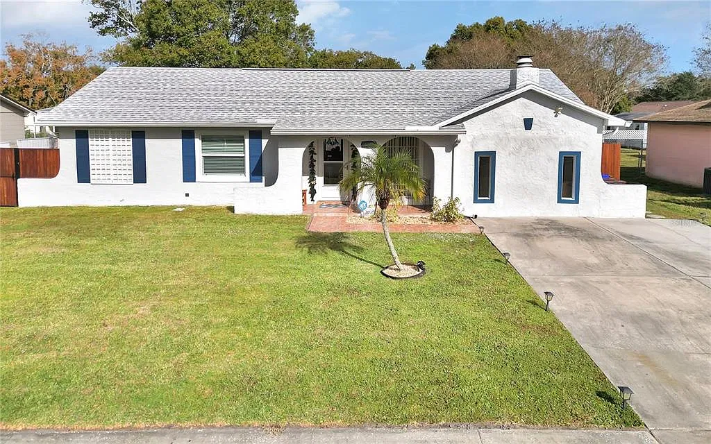 3 bed, 2.0 bath, 1272 sqft, $2,500 — Photo 1