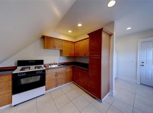 4 Poplar St FLOOR 2, Providence, RI 02906