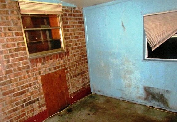 5th image of 8240 Arnot St