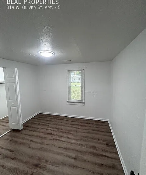 319 W Oliver St #5 — Photo 7