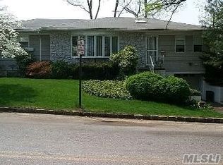 125 Avenue C, Port Washington, NY 11050