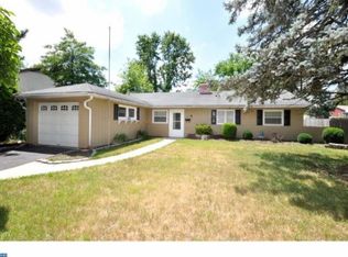 21 Surrey Ln, Willingboro, NJ 08046