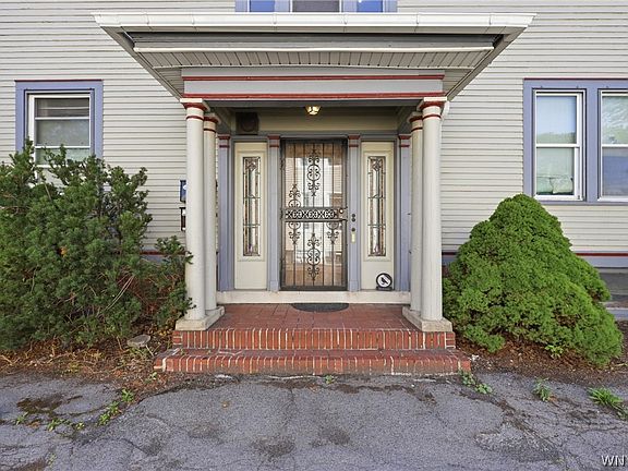 2nd image of 2776 Main St