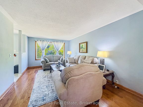 4th image of 43 Sussex Cres