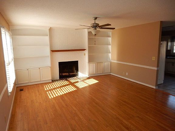 4th image of 705 Aberdeen Parke Dr
