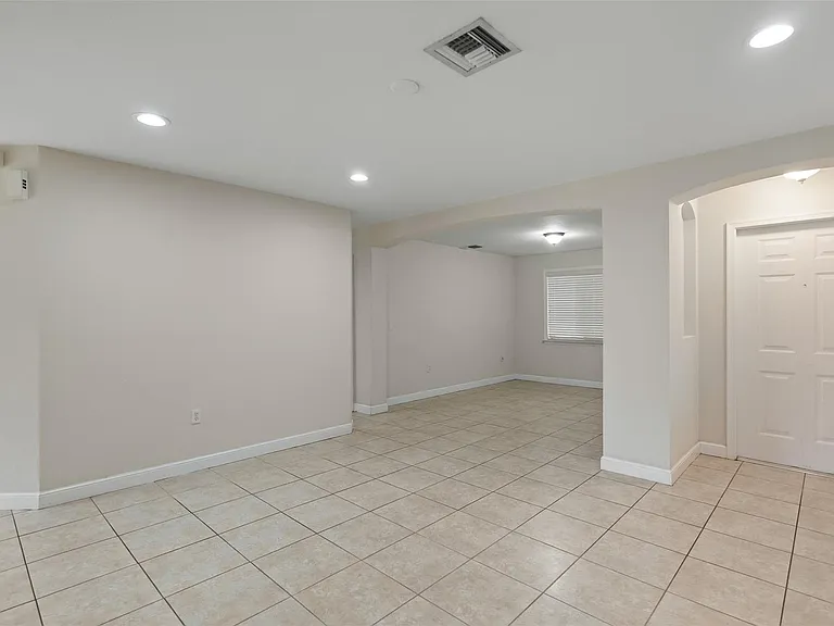 6094 Live Oak Ct #B — Photo 11