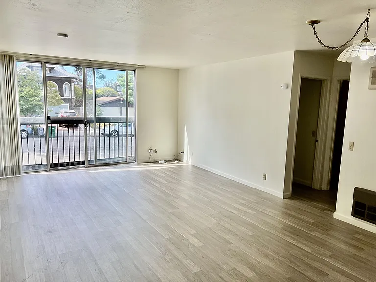 2211 Carleton St #22 — Photo 4