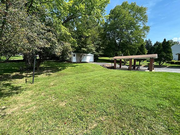 4th image of 1111 Newman Dr