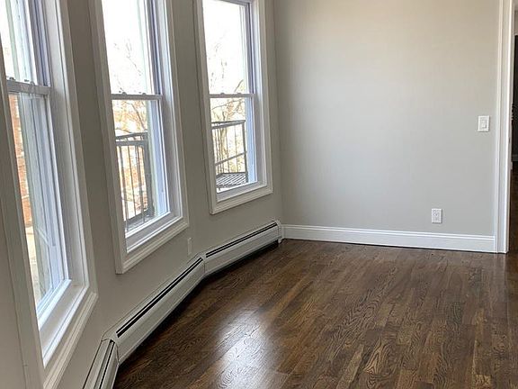2nd image of 500 Kearny Ave APT 2