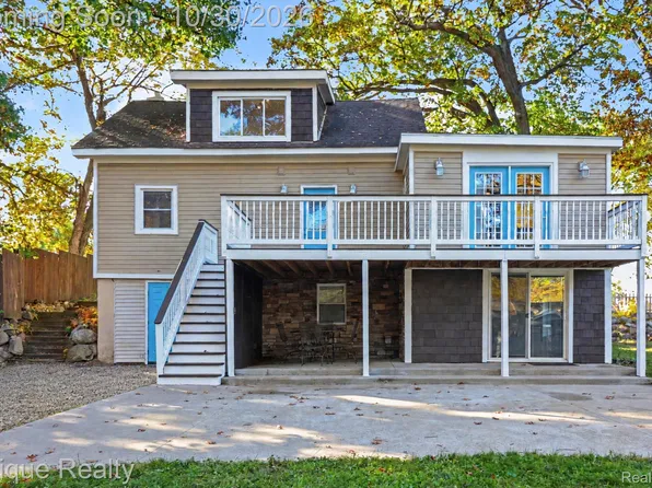 1086 Wilson Dr, Lapeer, MI 48446