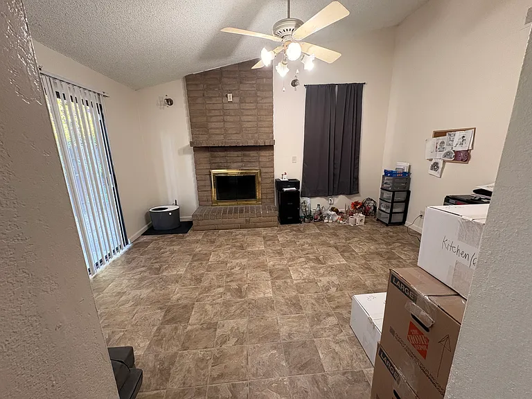 1118 Pheasant Dr — Photo 3
