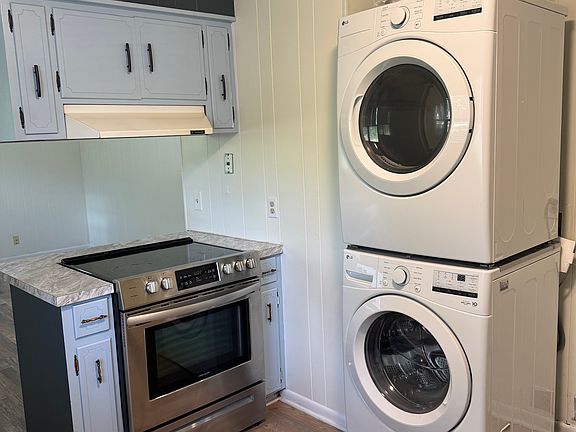 5th image of 2117 E Helen St