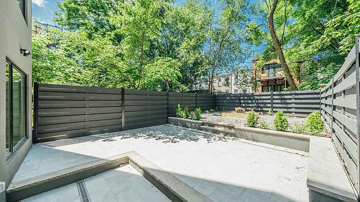 Rented by Nooklyn NYC LLC | media 4