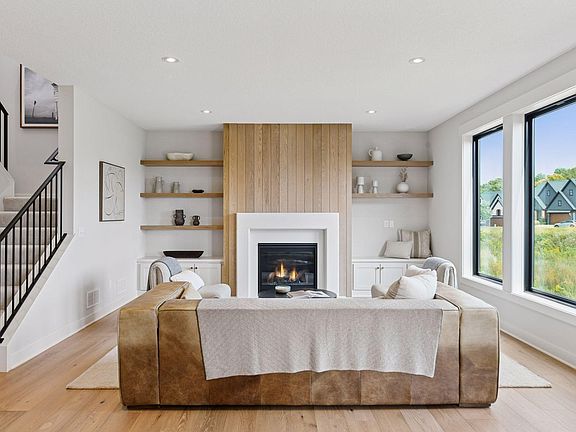 4th image of 4531 Meadowview Ln