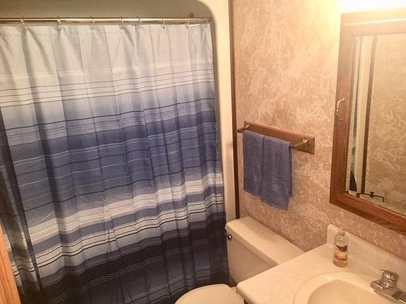5th image of 17001 Renwick Circle East Cir