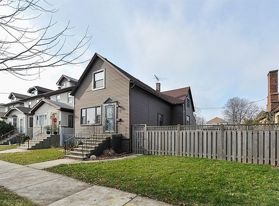2nd image of 1017 S Lombard Ave