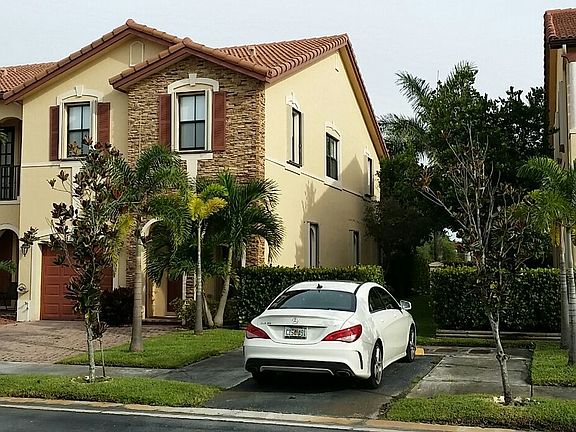 3rd image of 10373 NW 32nd Ter
