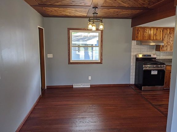 4th image of 2915 Wesleyan Ave