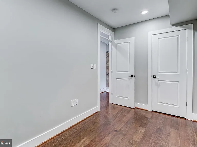 1440 S Charles St — Photo 28