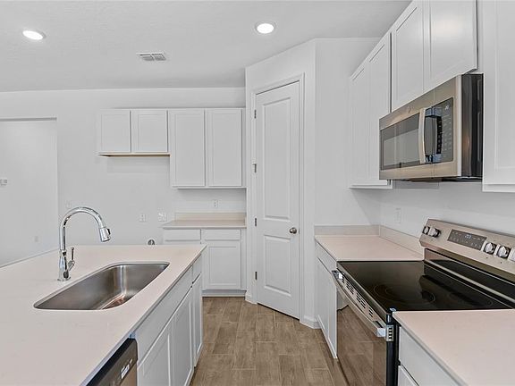 7th image of this home