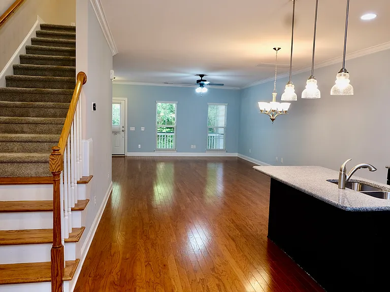 10220 Vanguard Pkwy — Photo 20