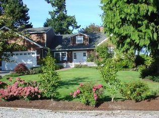 18800 Edgecliff Dr SW, Normandy Park, WA 98166