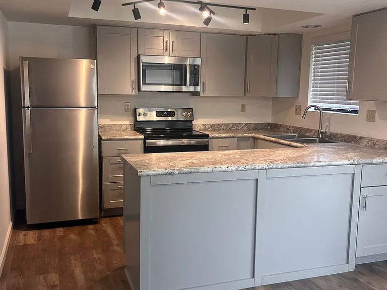 760 W Pine St — Photo 3