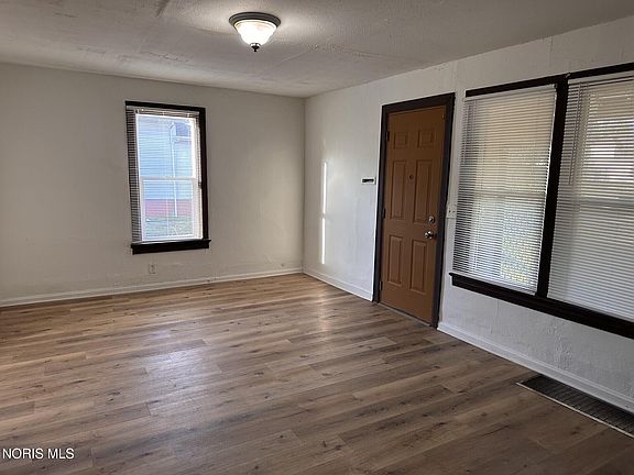 4th image of 1023 Heston St