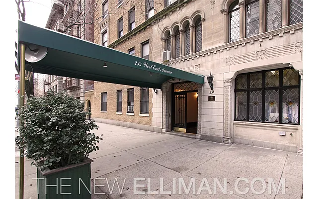 Rented by Douglas Elliman | media 32