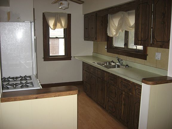 3rd image of 528 N Briggs St