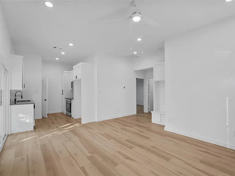 2217 Sayle St #B — Photo 3