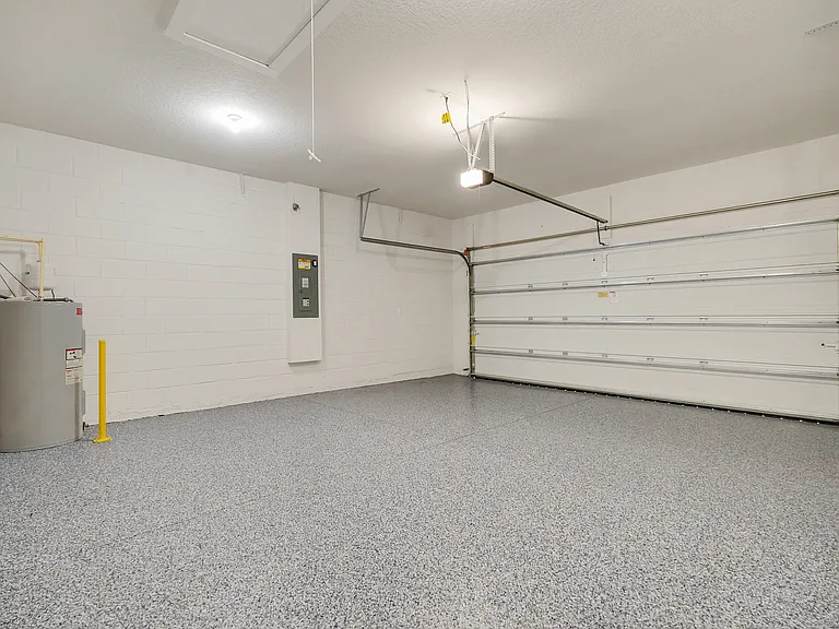 1210 Whispering Ln — Photo 44