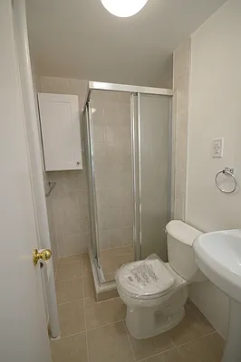 Rented by Universal Realty Group | media 10