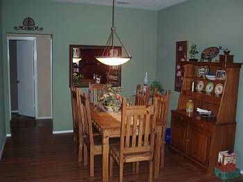 3rd image of 2872 Grandview Dr