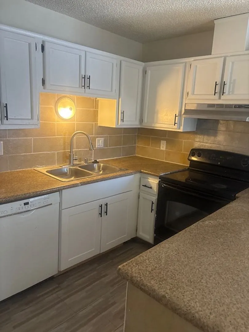 4223 Zavala Street JD5 — Photo 3