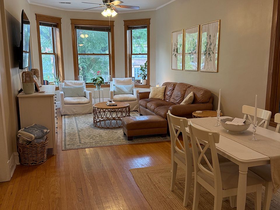 1st image of 900 W Wrightwood Ave #2W