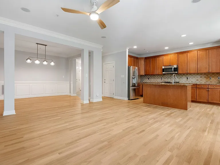 207 Towne Ridge Ln — Photo 11