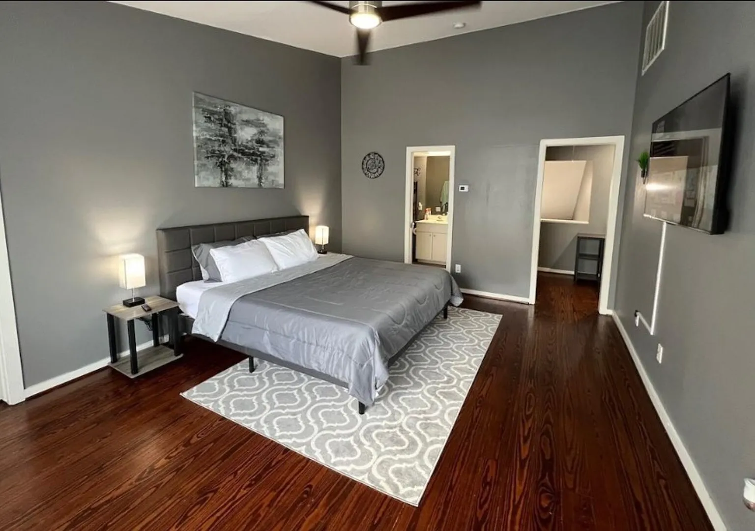 Beautiful Townhome close to Med Center and NRG — Photo 2