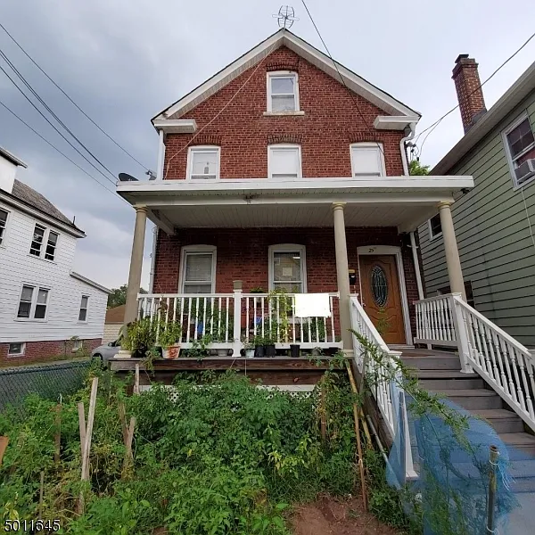 25 Home St photo 1