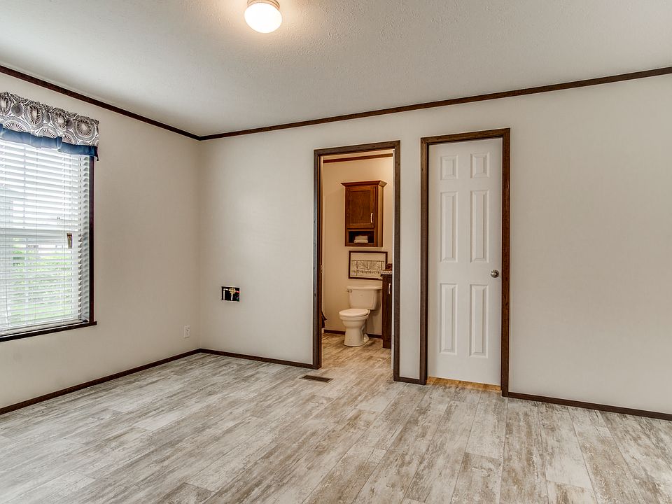 2nd image of 279 Rustic Ln W