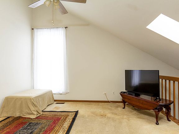 5th image of 11727 Pine Way #A
