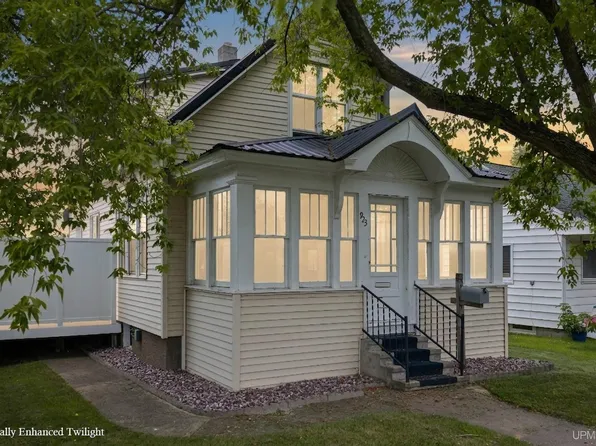 923 Washington Ave, Escanaba, MI 49829