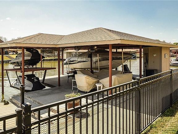 3rd image of 2514 Waters Edge Dr