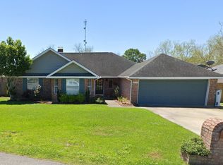 213 Longleaf Dr, Broussard, LA 70518