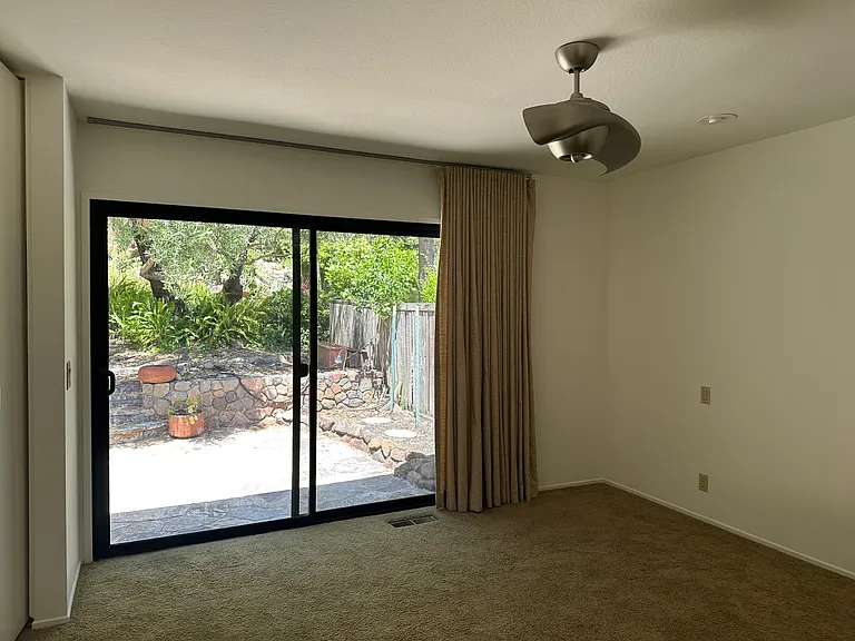 40 Shannon Ct — Photo 12
