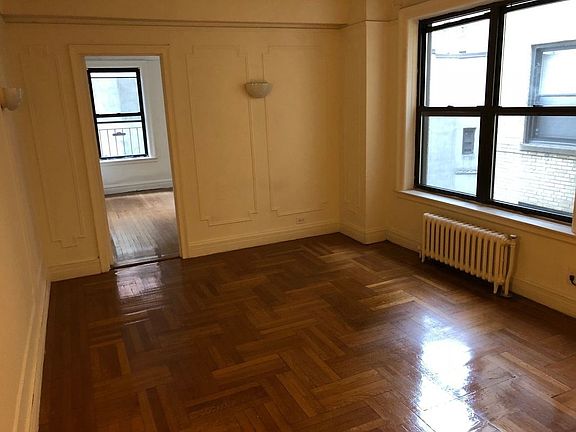 3rd image of 201 E 35th St APT 7A