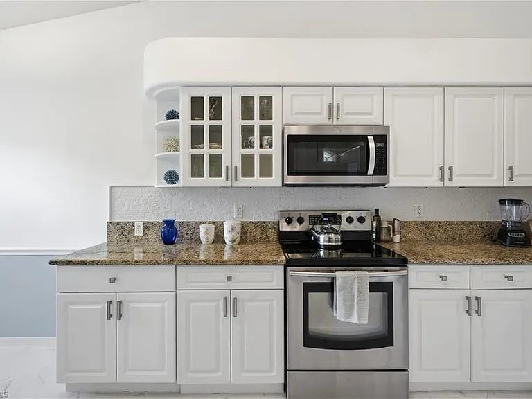 8018 Tauren Ct — Photo 11