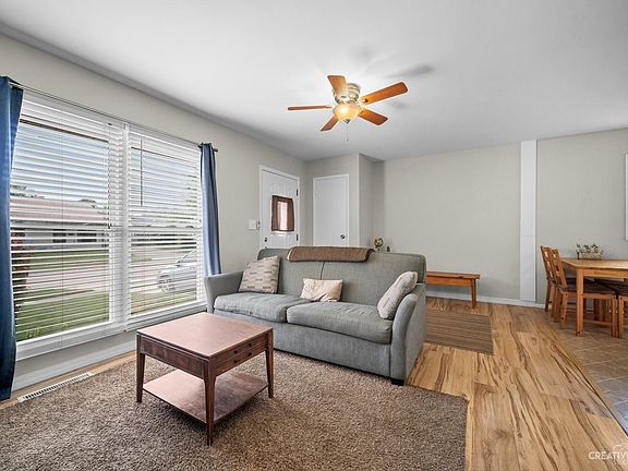 5th image of 1586 Amy Ave