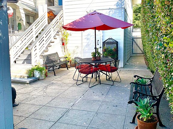 5th image of 2528 De La Vina St #4
